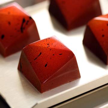 Discover flavors Bonbons Caramel Botolino confections