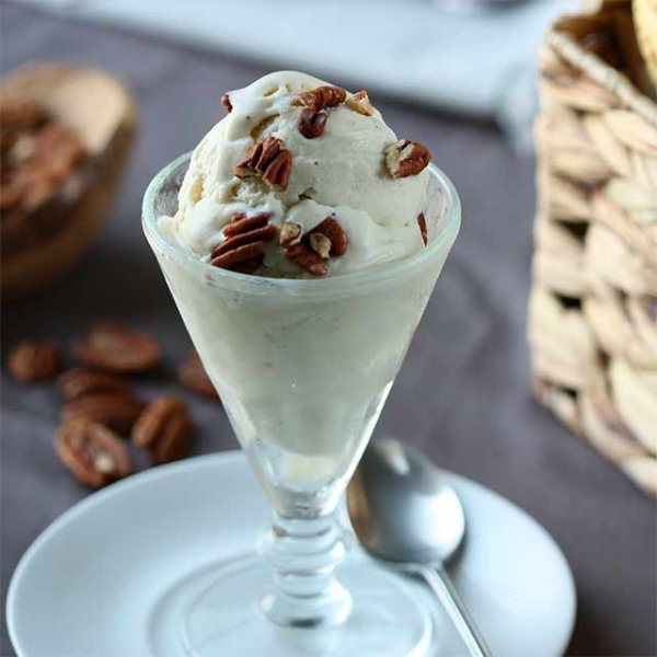 Creamy Italian gelato bursting with the sweet, tropical flavor of ripe bananas, perfect for a refreshing and fruity treat