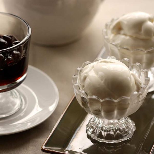 Pure and creamy milk gelato with a clean, delicate sweetness that highlights the authentic taste of fresh Italian dairy